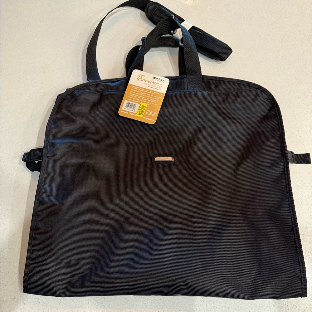 NWT WallyBags 42” Black Garment Bag Shoulder Strap Lightweight Water Repellent